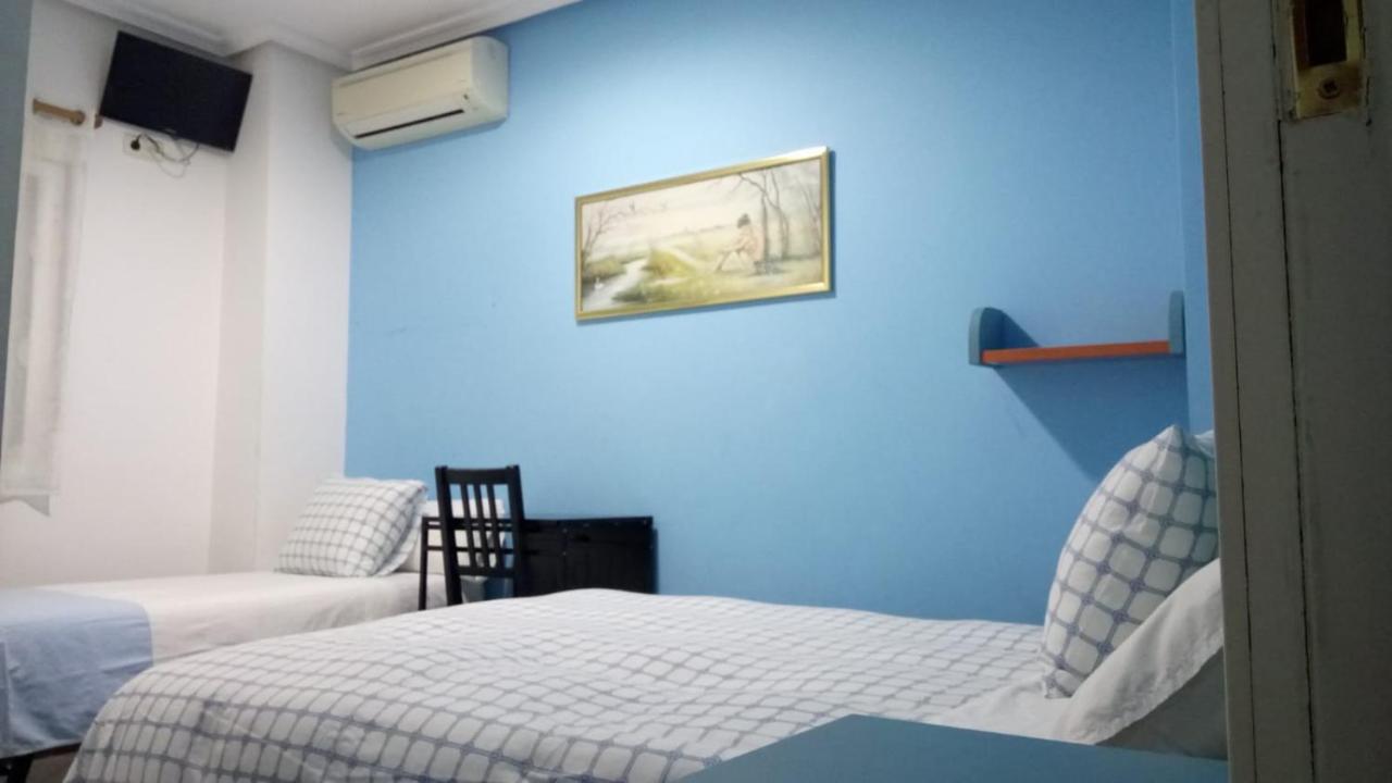 Pension Navarra Madrid Bagian luar foto