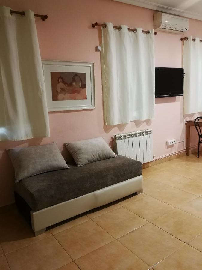 Pension Navarra Madrid Bagian luar foto