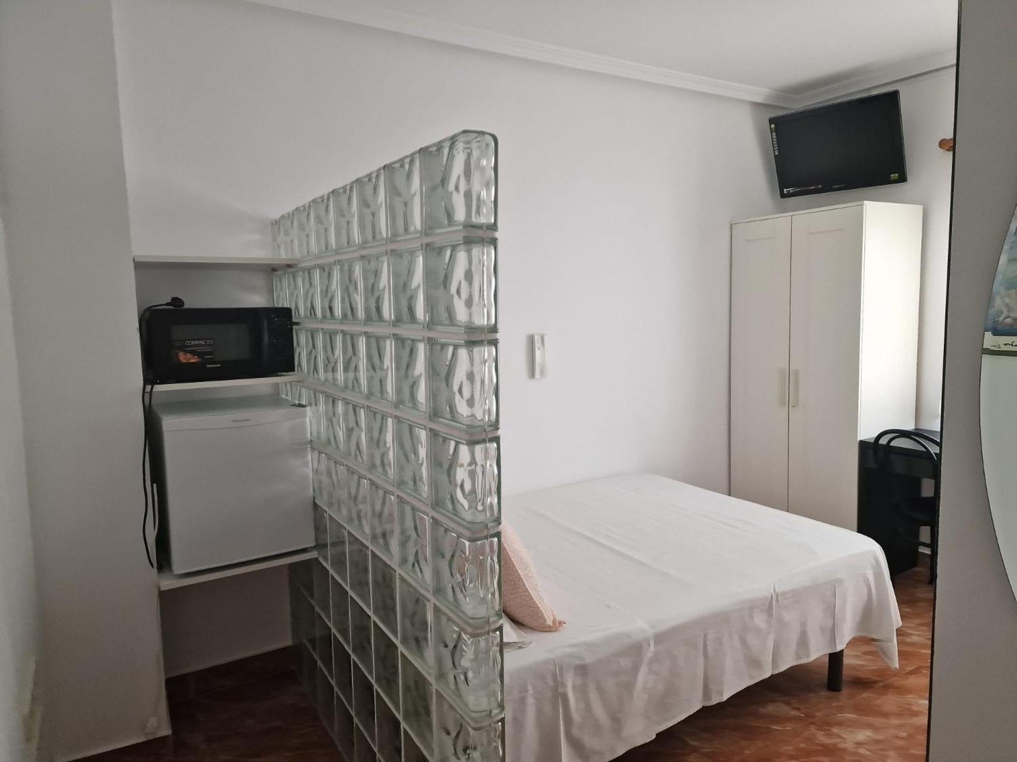 Pension Navarra Madrid Bagian luar foto