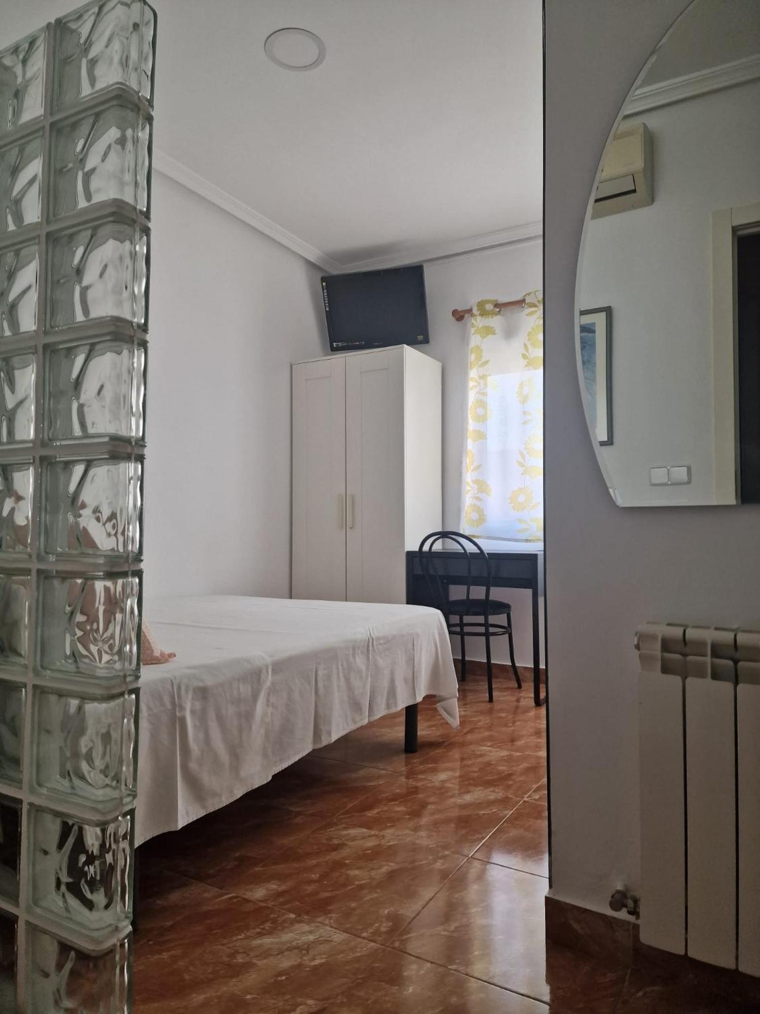 Pension Navarra Madrid Bagian luar foto