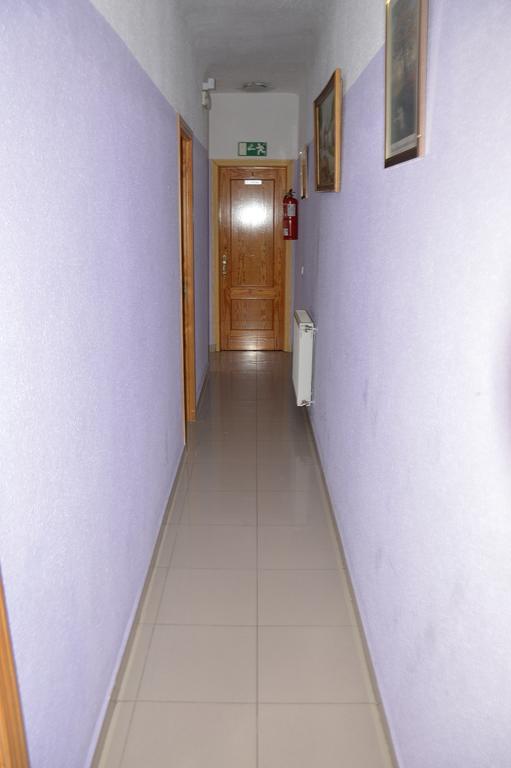 Pension Navarra Madrid Bagian luar foto