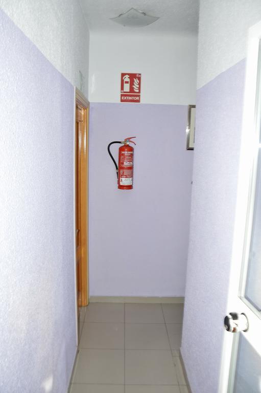 Pension Navarra Madrid Bagian luar foto