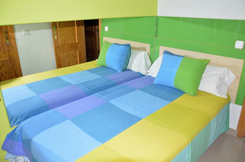 Pension Navarra Madrid Bagian luar foto