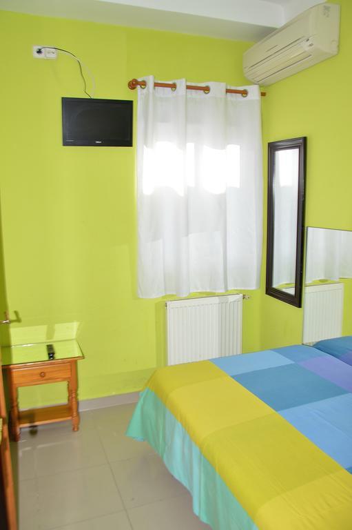 Pension Navarra Madrid Bagian luar foto