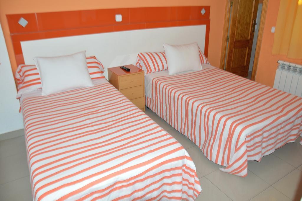 Pension Navarra Madrid Bagian luar foto